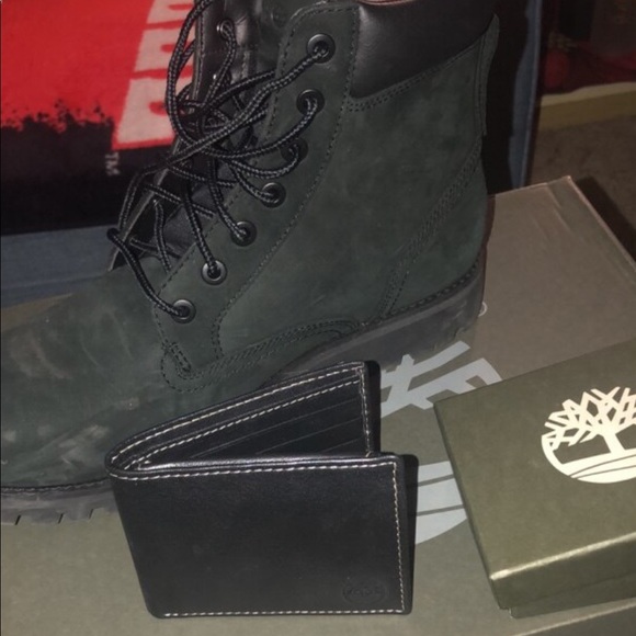 Timberland Shoes - Men’s timberland boots and wallet size 10 1/2